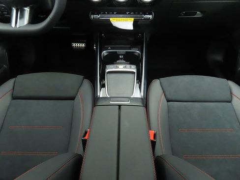 Certified 2025 Mercedes-Benz GLA 250 image 16