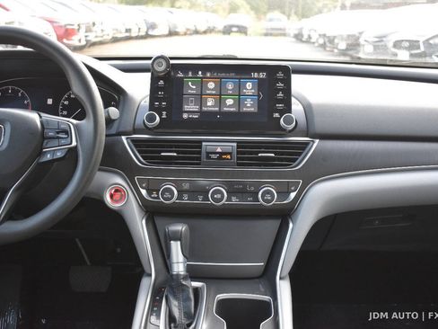 Used 2018 Honda Accord EX image 23