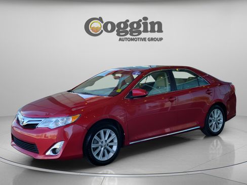 Used 2014 Toyota Camry XLE w/ Leather Package image 1