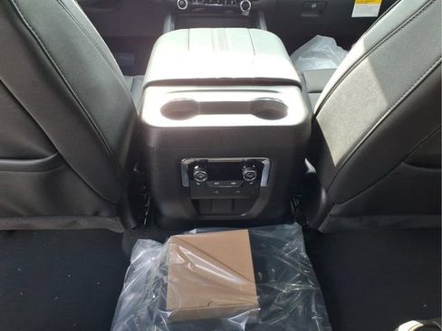 New 2026 Chevrolet Suburban High Country AWD/4WD image 16