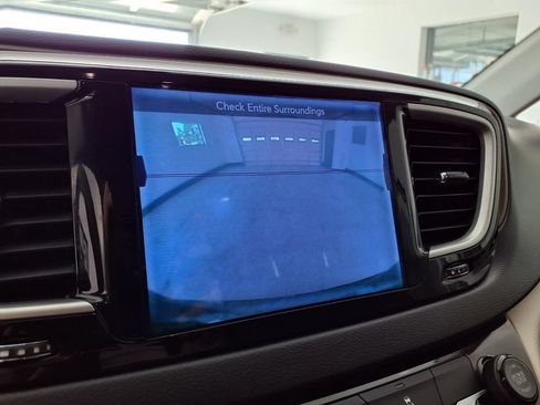 Used 2017 Chrysler Pacifica Touring FWD image 8
