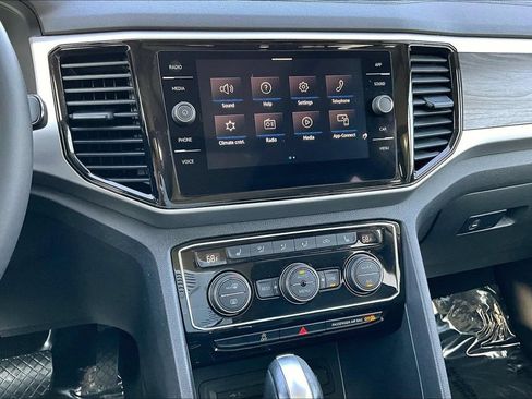Used 2023 Volkswagen Atlas SE w/ Panoramic Sunroof Package FWD image 14