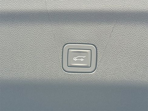 New 2026 GMC Yukon XL Elevation image 36