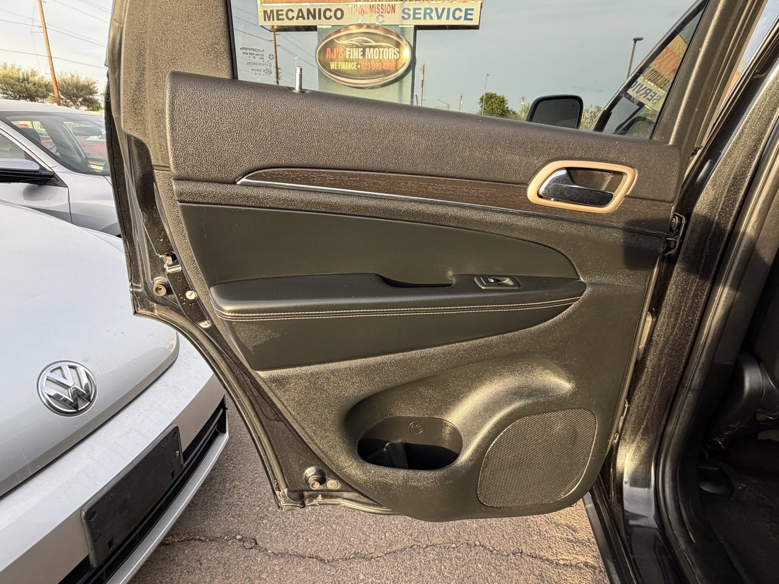 Used 2014 Jeep Grand Cherokee Limited w/ Luxury Group II RWD image 7