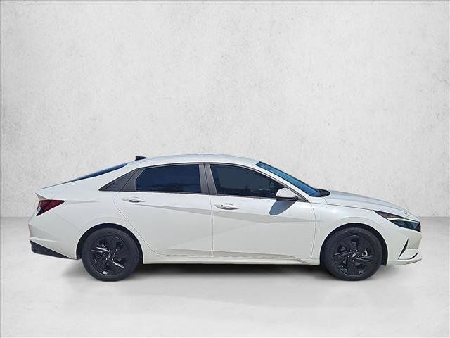 Used 2021 Hyundai Elantra SEL w/ Convenience Package FWD image 4