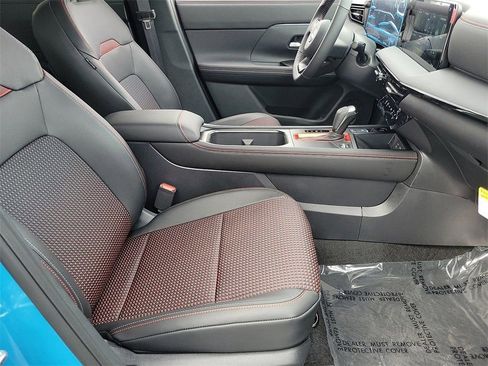 New 2026 Nissan Kicks SR w/ SR Premium Package FWD image 13