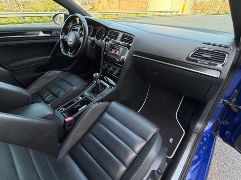 Used 2016 Volkswagen Golf R 4-Door image 18