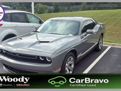 Used 2019 Dodge Challenger SXT RWD image 1