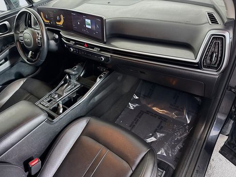 Used 2024 Kia Sorento S image 30