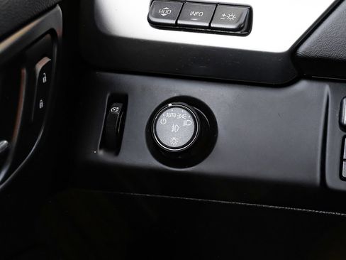 Used 2018 Chevrolet Tahoe Premier image 25