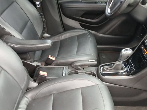 Used 2017 Buick Encore Essence FWD image 47
