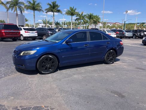 Used 2007 Toyota Camry XLE image 2