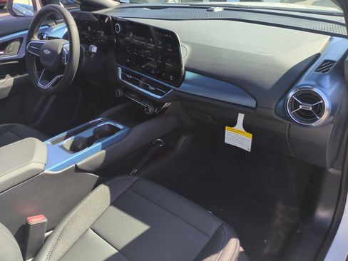 New 2026 Chevrolet Equinox EV LT image 27