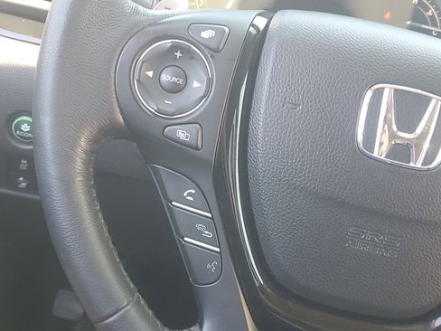 Used 2017 Honda Pilot Touring image 24