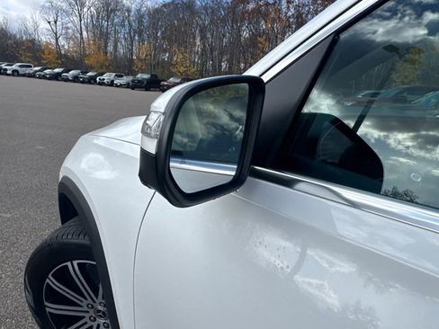 Used 2024 Mercedes-Benz GLE 450 4MATIC image 17