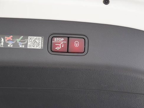 Certified 2023 Mercedes-Benz GLC 300 4MATIC image 29