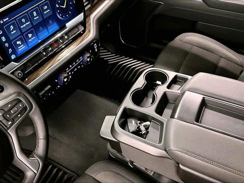 Used 2025 Chevrolet Silverado 2500 LT w/ Convenience Package image 15