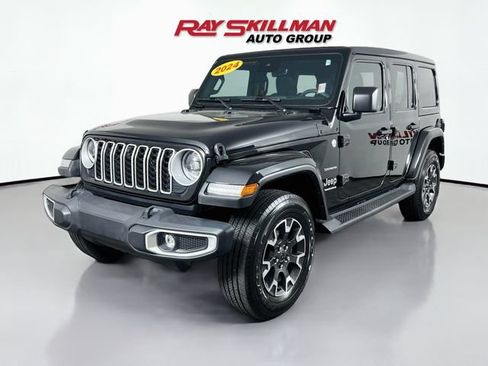 Used 2024 Jeep Wrangler Unlimited Sahara w/ Technology Group AWD/4WD image 3