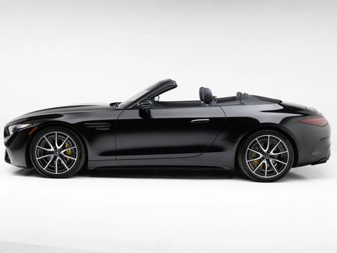 Used 2022 Mercedes-Benz SL 63 AMG 4MATIC w/ AMG Aerodynamic Package image 15