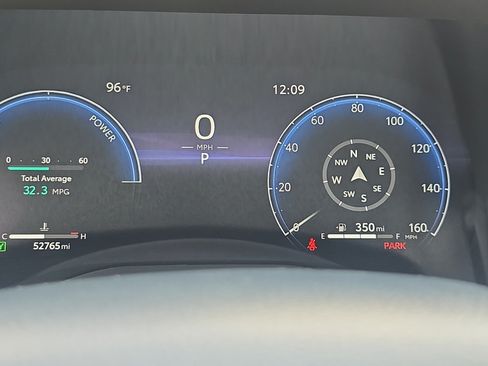 Used 2025 Toyota Sienna Platinum AWD/4WD image 17