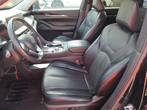 Used 2024 INFINITI QX60 Pure FWD image 3