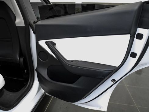 Used 2022 Tesla Model Y Performance AWD/4WD image 40