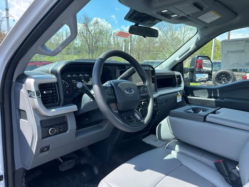 New 2026 Ford F550 4x4 Regular Cab Super Duty image 21