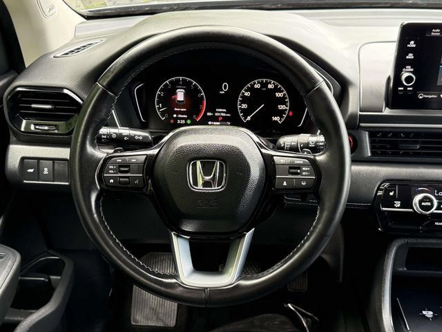Used 2023 Honda Pilot Touring image 14
