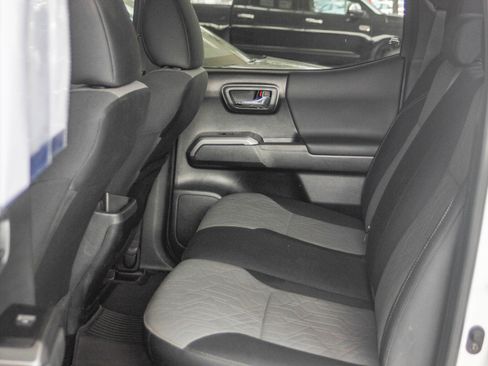 Used 2023 Toyota Tacoma TRD Off-Road image 18