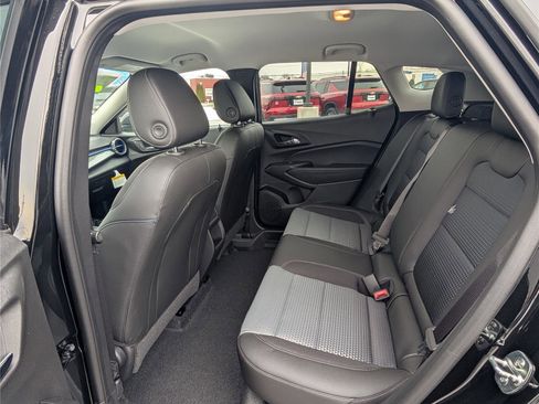 New 2026 Chevrolet Trax LT w/ Midnight Edition image 9