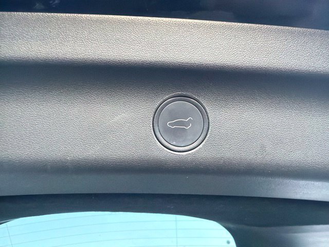Used 2021 Tesla Model Y 2WD image 8