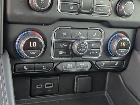Used 2024 Chevrolet Tahoe LT AWD/4WD image 16