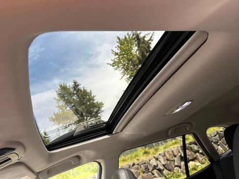 Certified 2025 Subaru Outback Limited AWD/4WD image 18