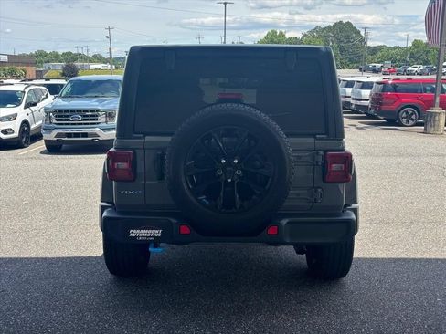 Used 2023 Jeep Wrangler Unlimited Sahara w/ Cold Weather Group AWD/4WD image 25