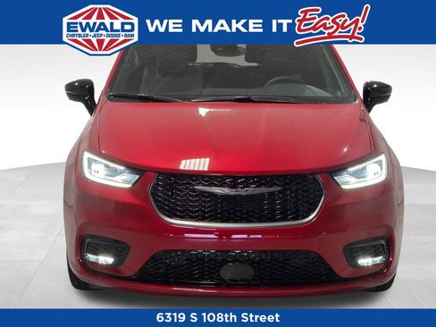 New 2026 Chrysler Pacifica Select image 16