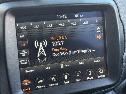 Used 2021 Jeep Renegade Limited image 19