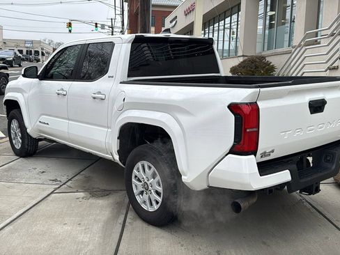 Used 2024 Toyota Tacoma SR5 image 7