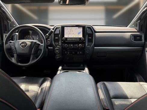 Used 2021 Nissan Titan PRO-4X w/ Pro-4x Convenience Package AWD/4WD image 16