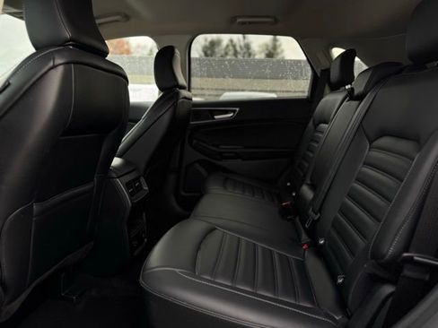 Used 2022 Ford Edge SEL w/ Convenience Package image 18