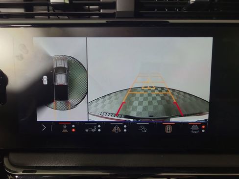 Used 2024 GMC Sierra 3500 AT4 w/ AT4 Premium Plus Package image 10