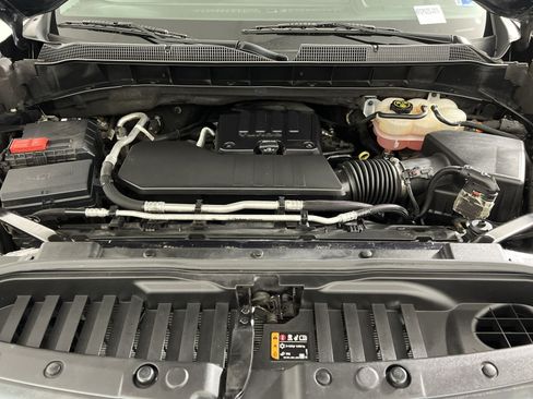 Used 2022 Chevrolet Silverado 1500 LT AWD/4WD image 25