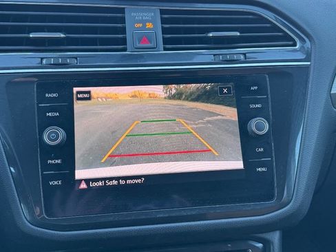 Used 2018 Volkswagen Tiguan SE image 20