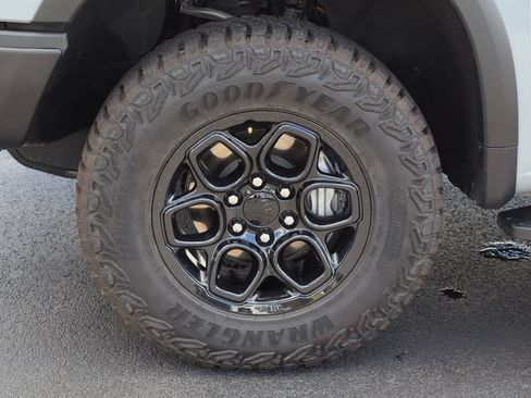Certified 2024 Chevrolet Silverado 1500 ZR2 w/ ZR2 Bison Edition AWD/4WD image 34