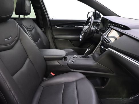 Used 2020 Cadillac XT5 Premium Luxury AWD/4WD image 16