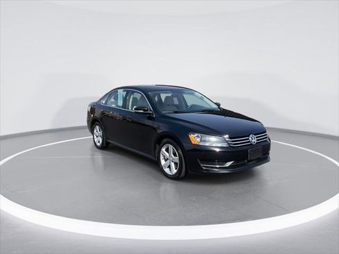 Used 2015 Volkswagen Passat 1.8T SE image 2