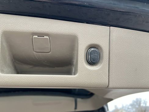 Used 2015 Chevrolet Suburban LTZ image 38