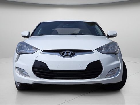 Used 2013 Hyundai Veloster w/ Tech Pkg FWD image 3