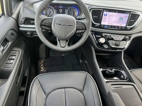 New 2026 Chrysler Pacifica Limited w/ S Appearance Package FWD image 28