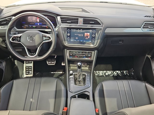 Used 2024 Volkswagen Tiguan SE R-Line FWD image 18