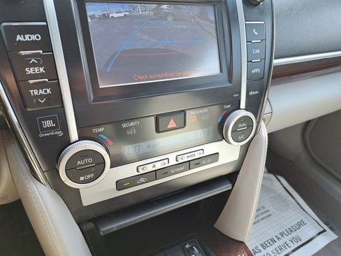 Used 2012 Toyota Camry XLE image 18